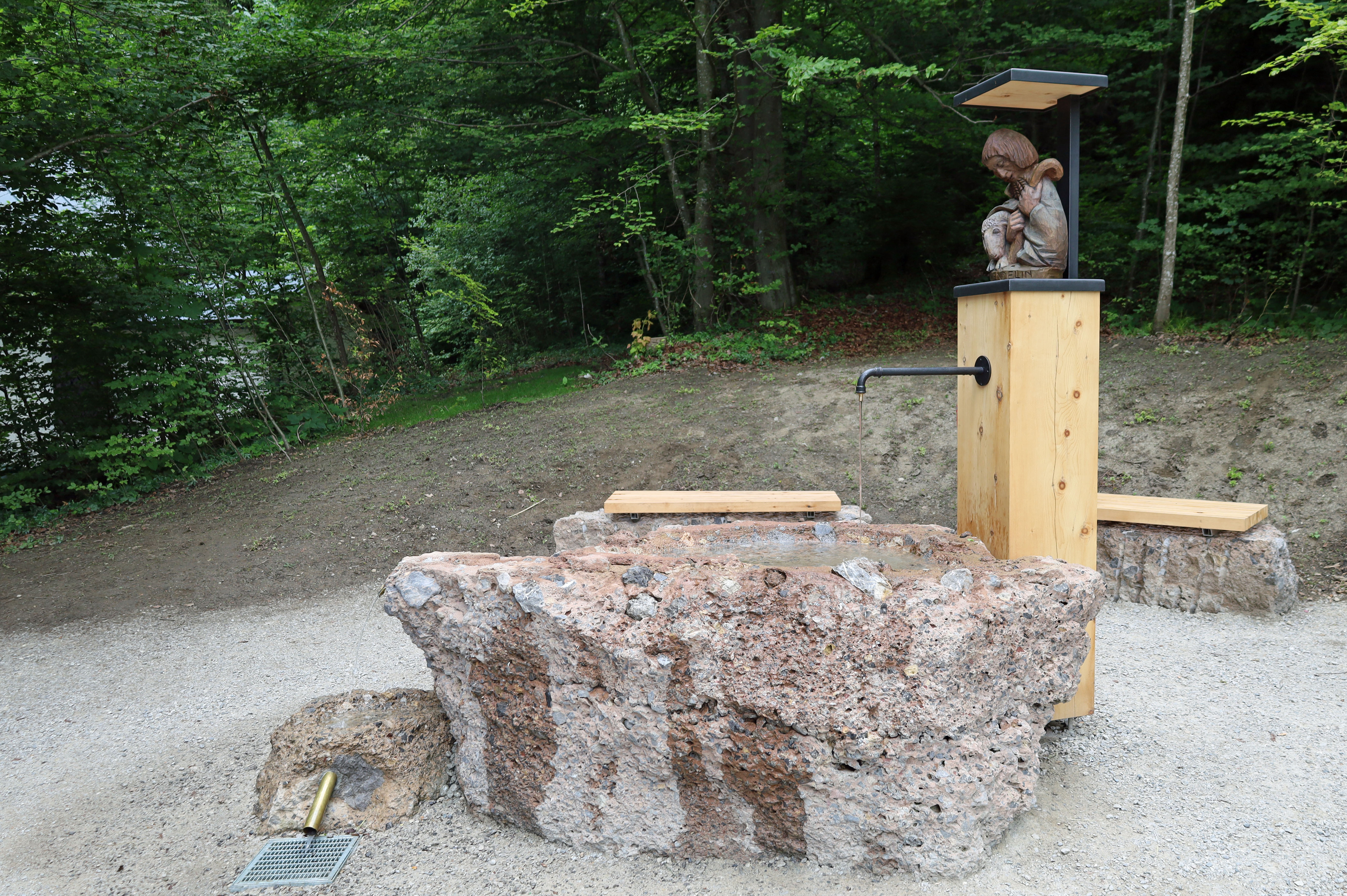 Der neue Trinkwasserbrunnen am Höttinger Bild.