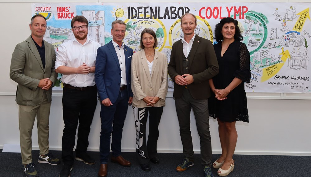 Die ressortzuständige Stadträtin Uschi Schwarzl gemeinsam mit den VertreterInnen der politischen Steuerungsgruppe (v.l.n.r) Vizebürgermeister Markus Lassenberger (in Vertretung von Gemeinderat Andreas Kunst), Gemeinderäte Benjamin Plach und Christoph Kaufmann, Viezbürgermeister Johannes Anzengruber und Landtagsabgeordnete Zeliha Arslan, die den Prozess unter Leitung von IIG-Geschäftsführer Franz Danler (nicht im Bild) begleitet.