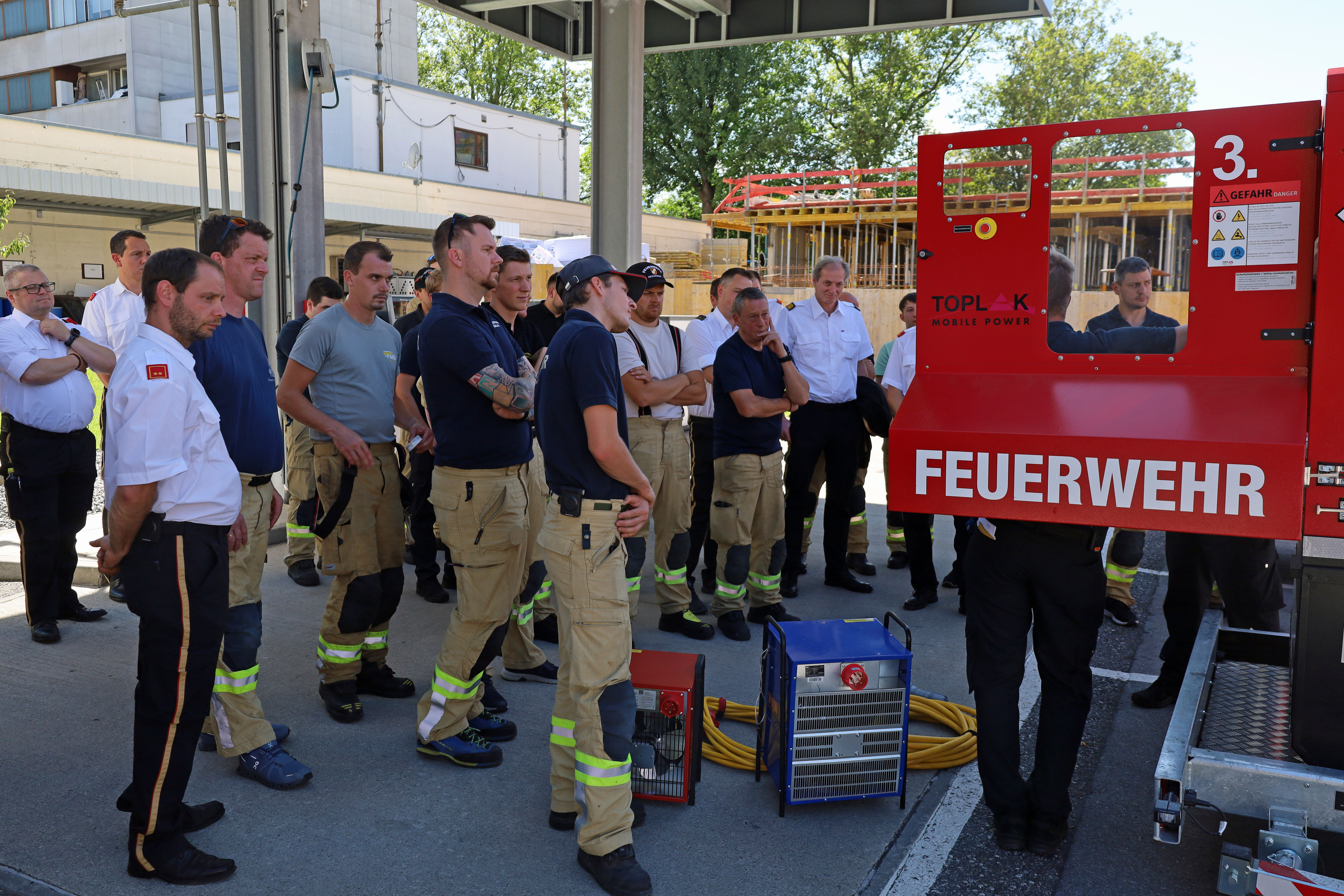 Eindrücke der Blackout-Übung der Innsbrucker Feuerwehren unter Mitwirkung zahlreicher Einsatzorganisationen und SystempartnerInnen vom 11. August 2023.