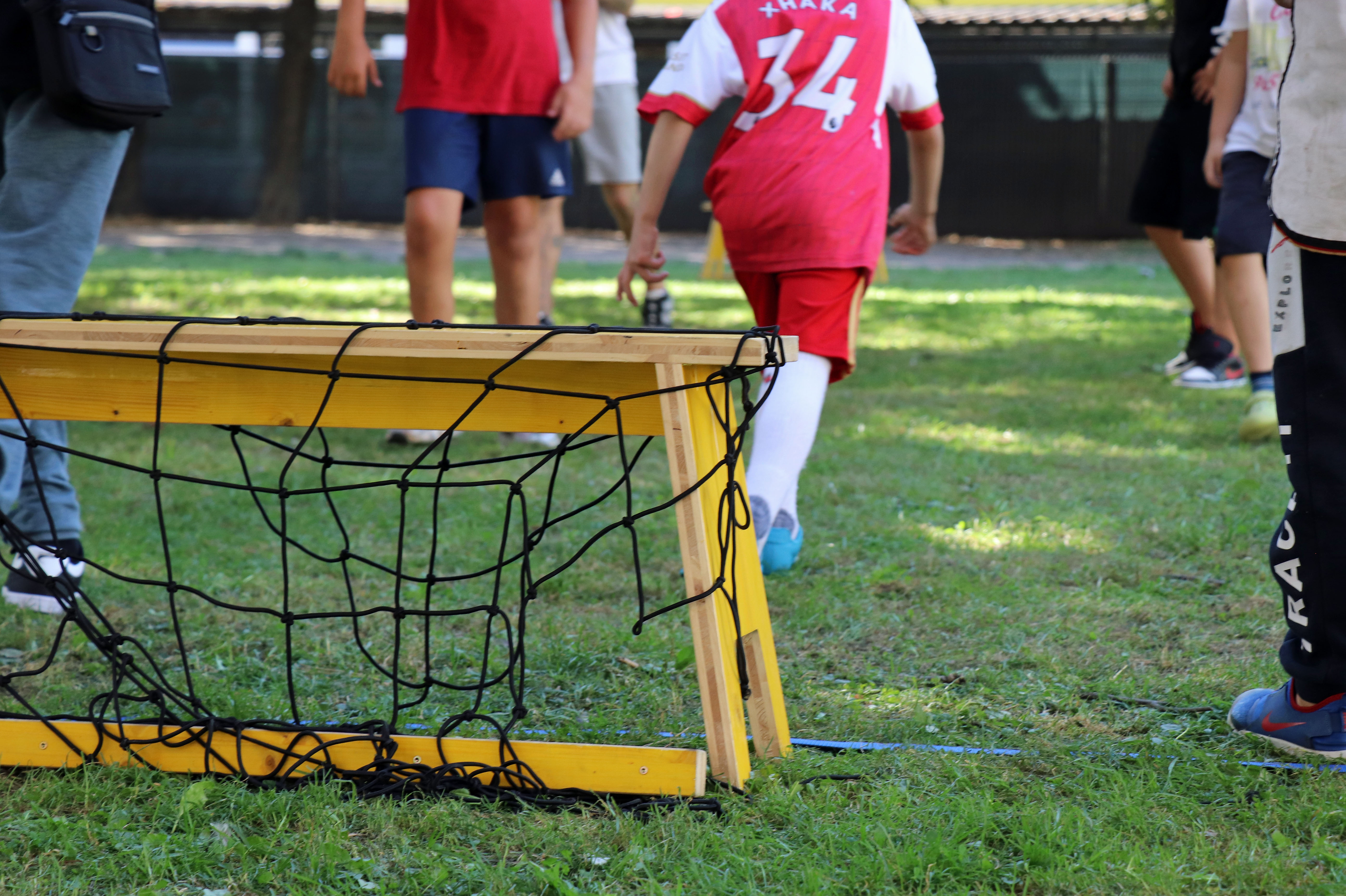 Auf sechs mal zehn Metern wird gekickt, gespielt und gemeinsam Zeit verbracht.