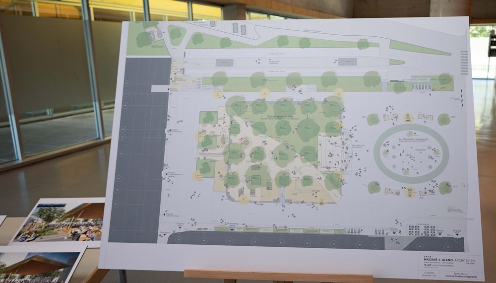 Der Entwurf sowie Visualisierungen des neuen Platzes konnten im Foyer sowie im Mehrzwecksaal am DDr.-Alois-Lugger-Platz betrachtet werden.