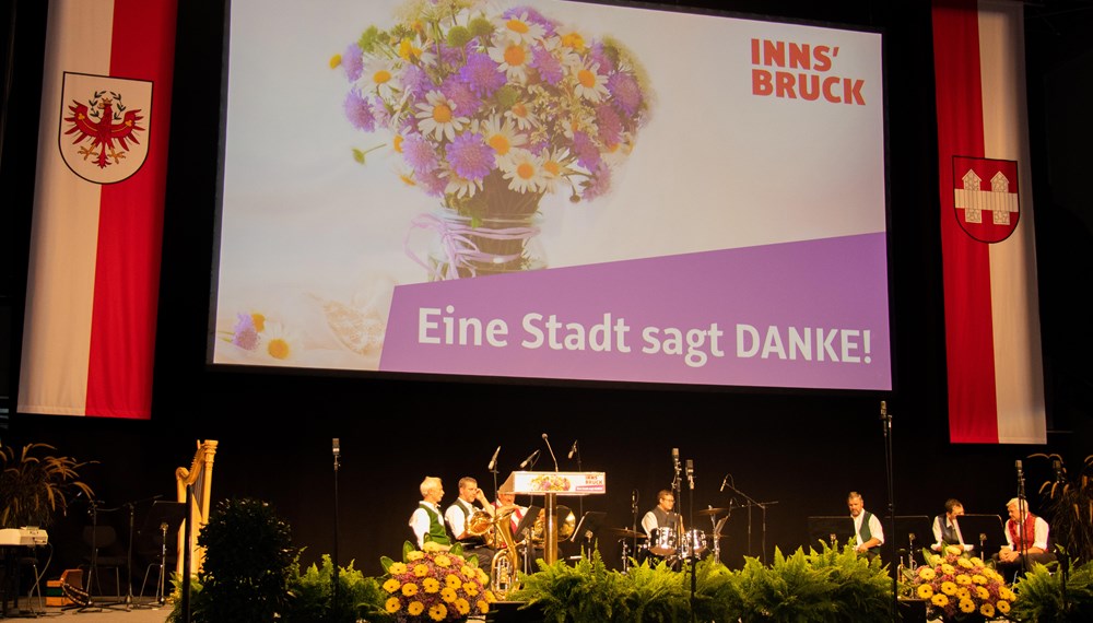 Die Stadt Innsbruck lädt auch heuer wieder zur gemeinsamen Geburtstagsfeier aller 70-jährigen BürgerInnen ein.