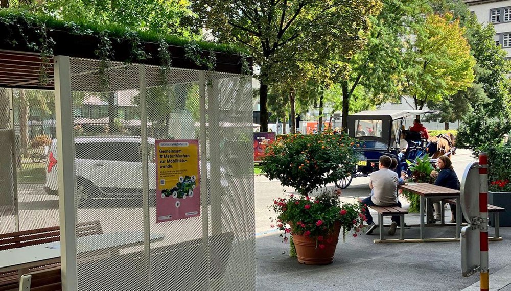 Die Installation bleibt über die warmen Herbsttage bestehen.