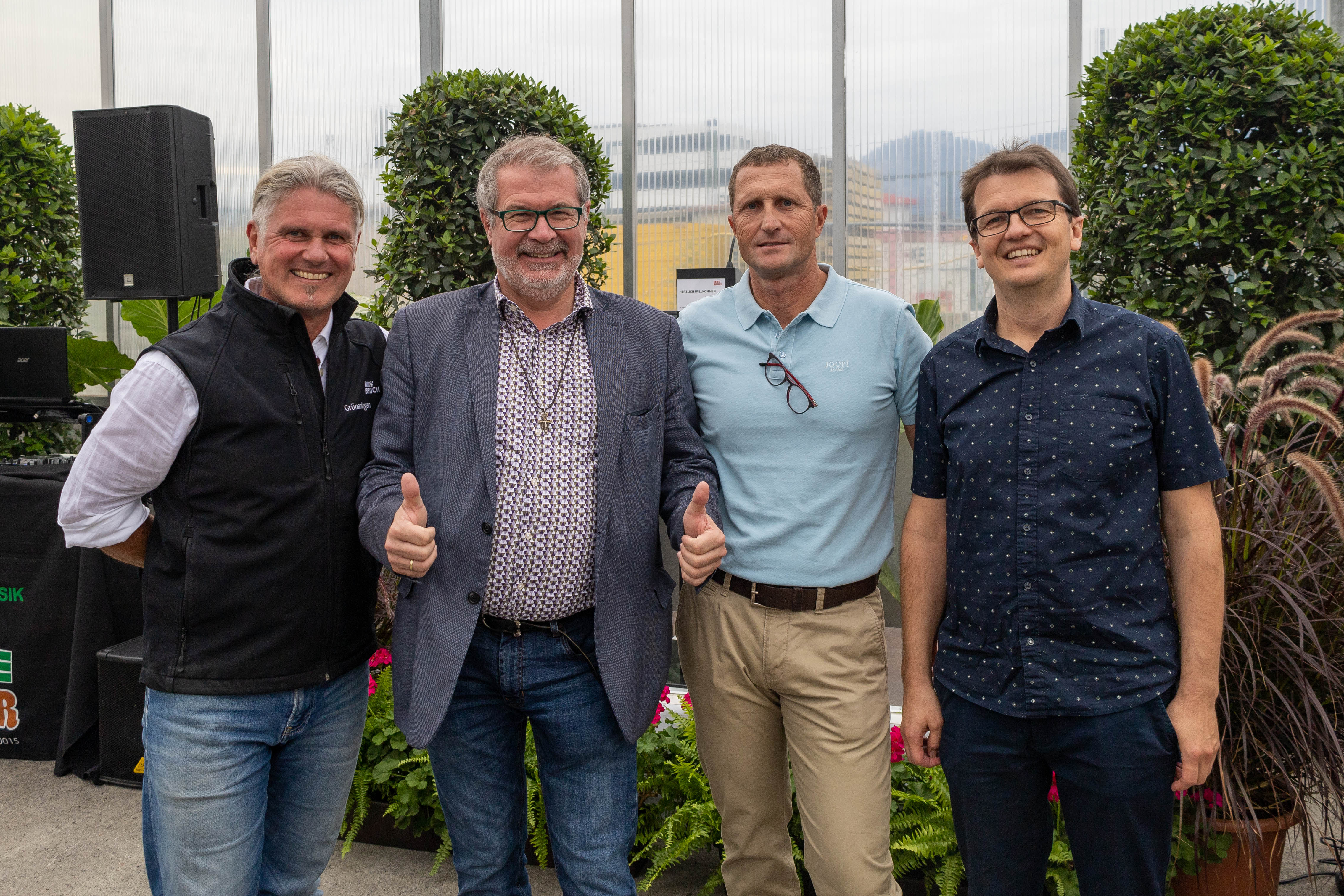 Teamwork wird im Grünanlagenamt großgeschrieben: Amtsleiter Thomas Klinger (2. v. r.) mit seinen drei Referatsleitern, Stefan Engele, Alexander Legniti und Markus Pinter (v. l. n. r.).