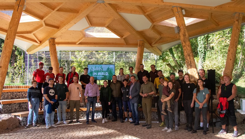 Neben MitarbeiterInnen des Amtes für Wald und Natur standen Personen unterschiedlicher Organisationen den Teilnehmenden Rede und Antwort.