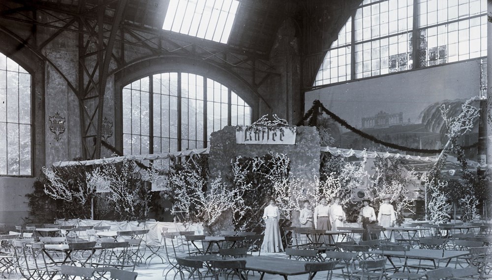 Veranstaltung des Frauenvereins in der Messehalle.