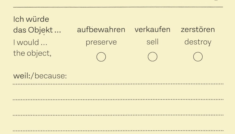Mit Entscheidungskarten wird abgefragt, ob man das ausgestellte Objekt aufbewahren, verkaufen oder zerstören würde.