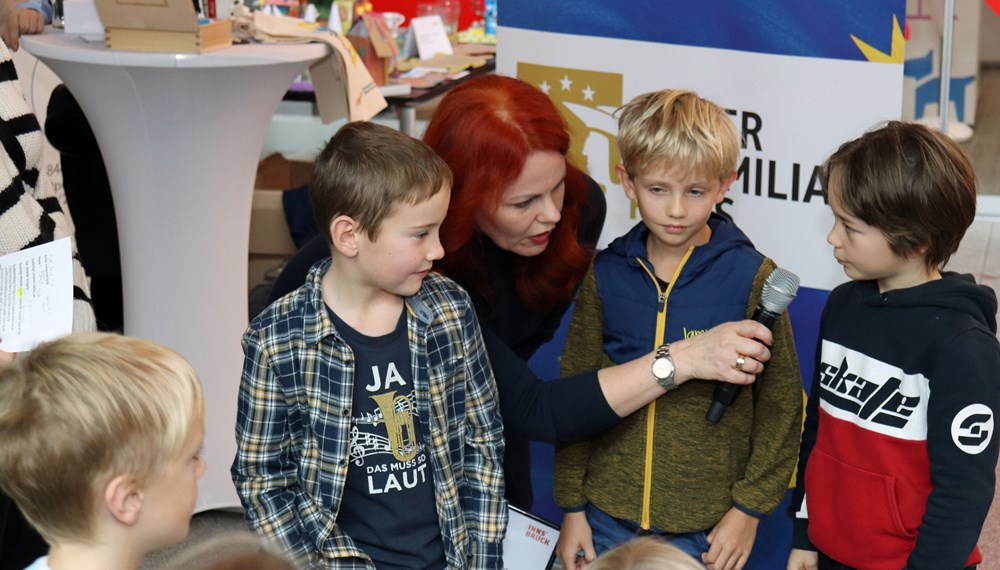 Landesrätin Cornelia Hagele: „Wettbewerbe wie der Kaiser-Maximilian-Schulwettbewerb lösen Engagement und Begeisterung bei den Schülerinnen und Schülern aus.“