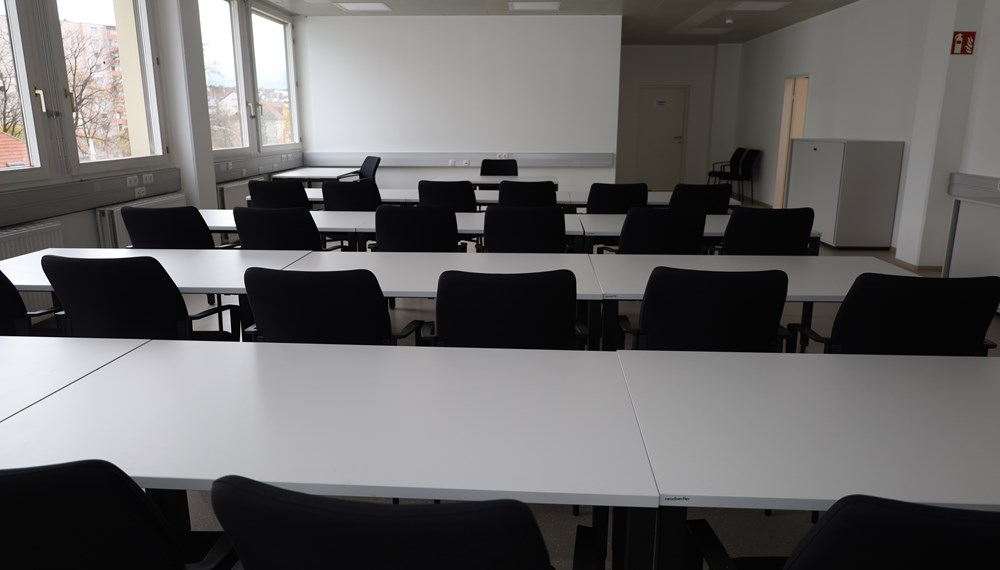 Im 2. Stock steht ein Schulungsraum zur Verfügung.
