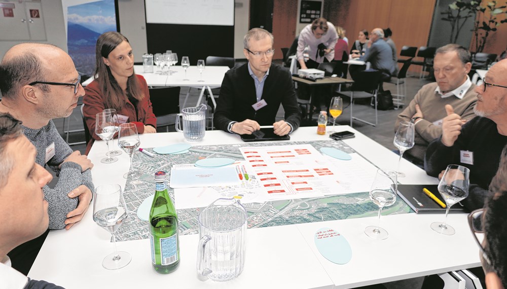 In Gesprächen und Arbeitsgruppen wurde schnell klar, dass ein Quartiersmanagement als Schnittstelle zwischen allen Beteiligten wichtig ist.