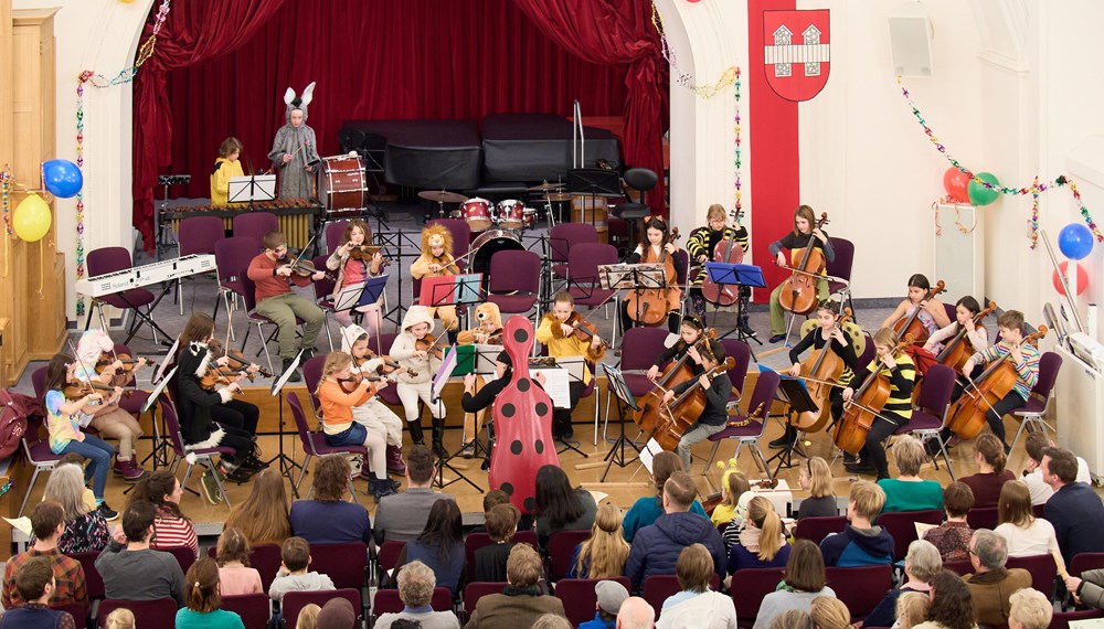 Am Unsinnigen Donnerstag, 9. Februar, wird im Ursulinensaal ein buntes und heiteres Musikprogramm zum Besten gegeben. Maskierung ist erwünscht!
