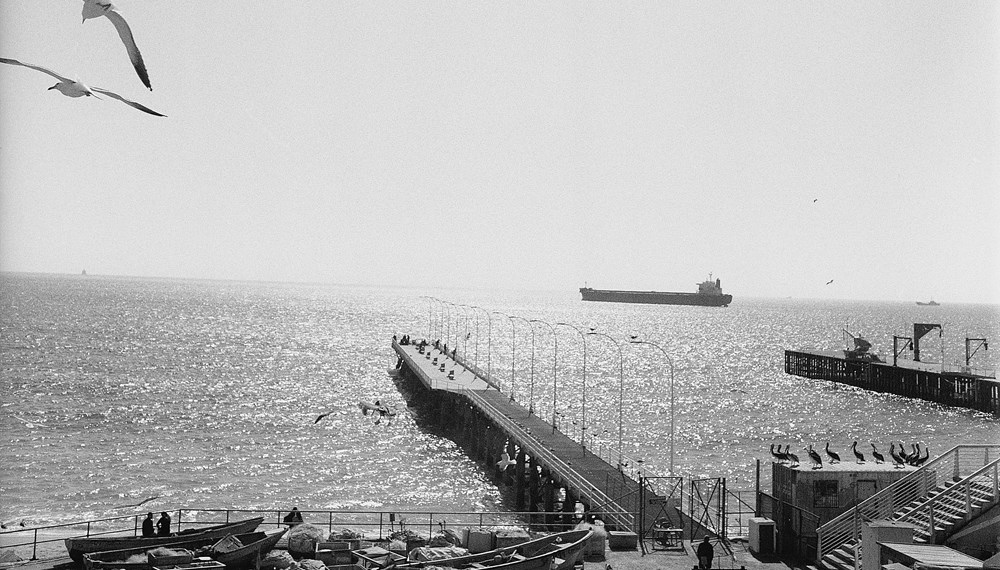 Die Fotoausstellung „ARGO. A LOGBOOK“ von Zita Oberwalder basiert auf einem Buchprojekt der Künstlerin. Zu sehen in der Plattform 6020 von 4. April bis 25. Mai (im Bild: "Valparaiso", Ausschnitt).