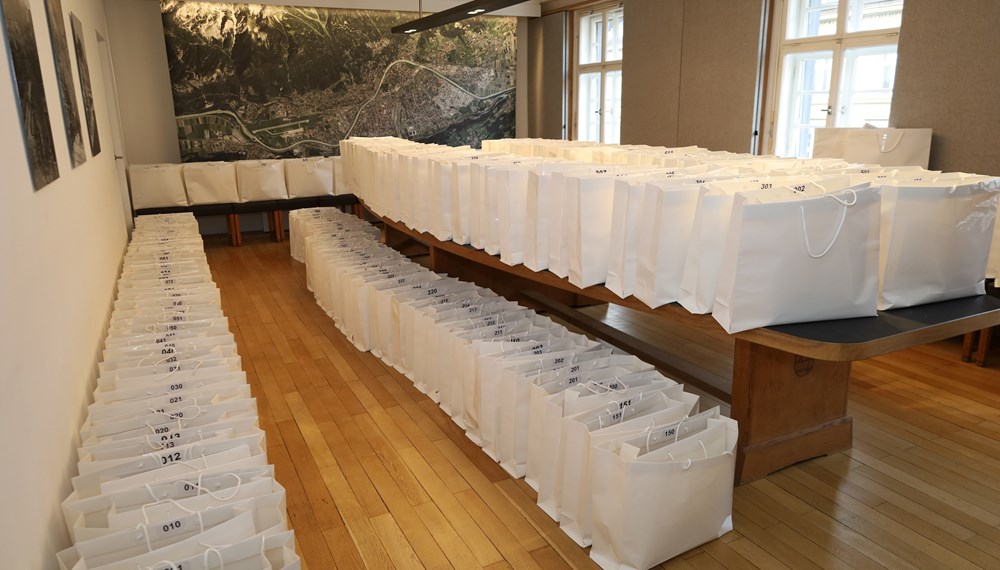 Der Countdown für die Innsbruck Wahlen 2024 läuft auf Hochtouren: Die Unterlagen für die 154 Sprengel wurde gestern vorbereitet.