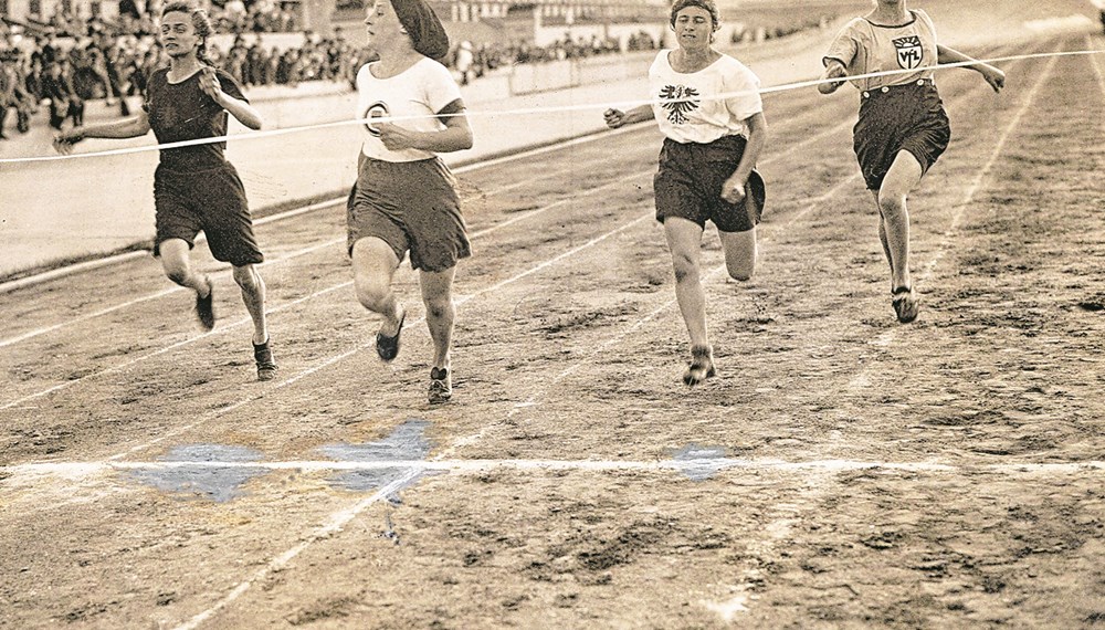 Josefine Schulz-Kininger vertrat Österreich erstmals bei einem Auslandsmeeting. Hier das Finale im 100-Meter-Lauf der Deutschen Kampfspiele in Berlin 1922 (2.v.r.)