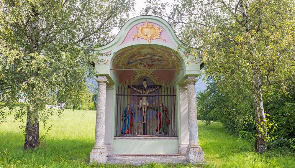 Die historische Wegkapelle an der Kranebitter Allee wurde vom Innsbrucker Stadtarchiv restauriert.