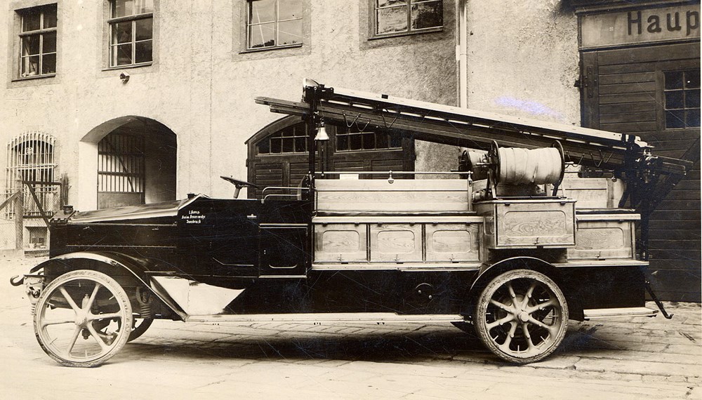 Feuerwehr Löschfahrzeug um 1925