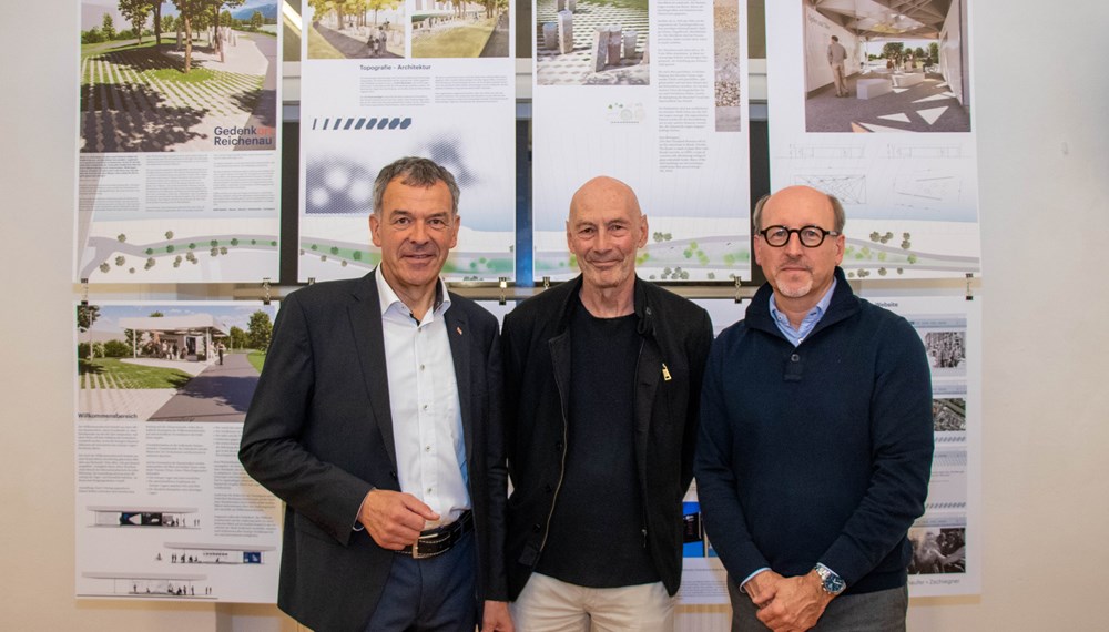 Vizebürgermeister Georg Willi, Jury-Vorsitzender Roland Gnaiger und Kurt Höretzeder (WEI SRAUM) sprachen bei der Ausstellungseröffnung.