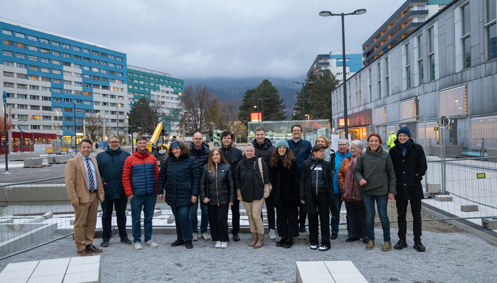 Projektleiterin Christine Schermer (2.v.r.) und IIG-Geschäftsführer Franz Danler (l.) mit Mitgliedern des Projektteams und BürgerInnen, die sich an der Planung beteiligten.