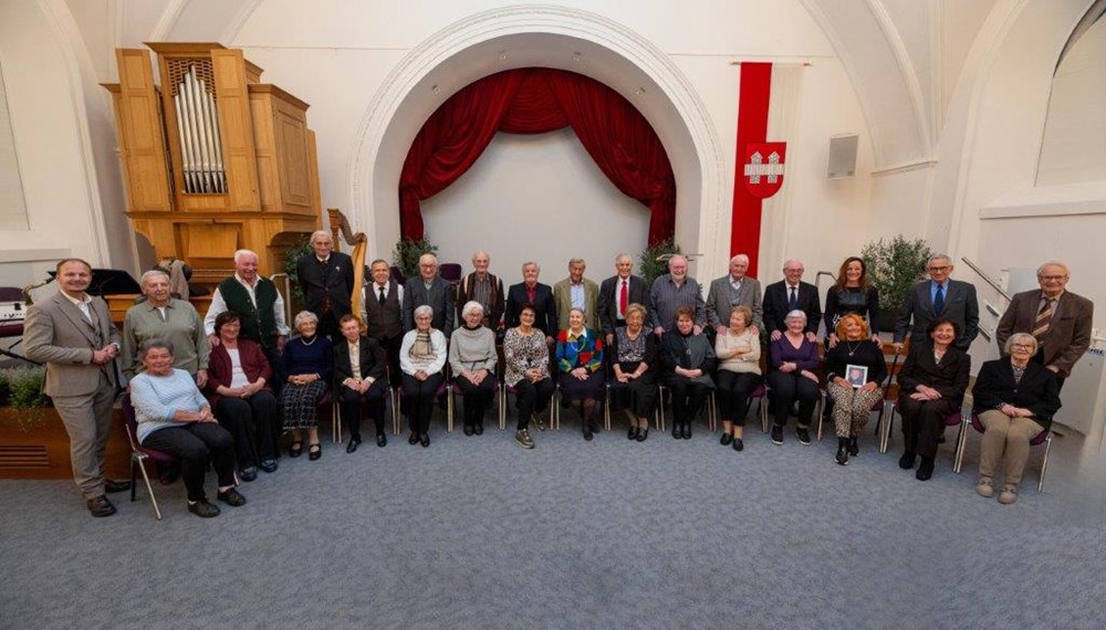 14 Diamantene und 11 Goldene Hochzeitspaare begrüßte Bürgermeister Johannes Anzengruber am 20. November im Ursulinensaal. Die Jubelpaare, die sich in den Jahren 1964 bzw. 1974 das Ja-Wort gegeben haben, genossen den Nachmittag in gemütlicher Runde.