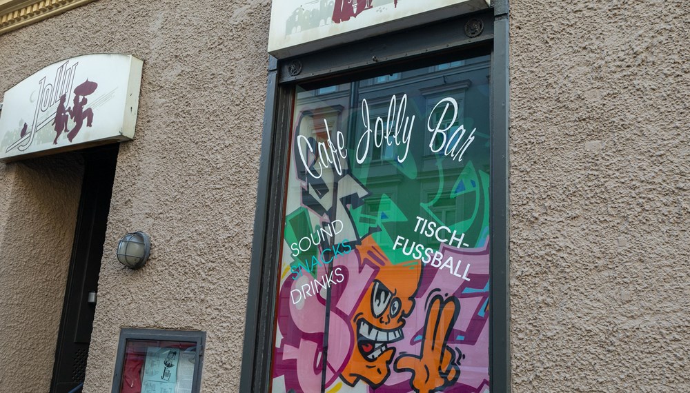 Rund acht Kunstwerke sind in ganzen Wilten ausgestellt, wie hier in der Müllerstraße von Künstler "Fresh".
