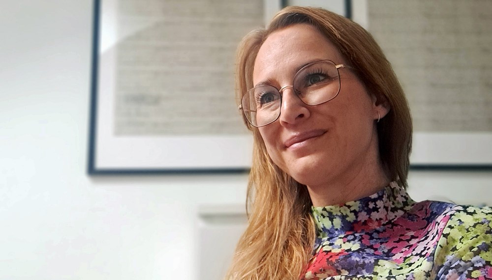 Newcomerin Magdalena Schweissgut nahm den Förderpreis 2024 entgegen.