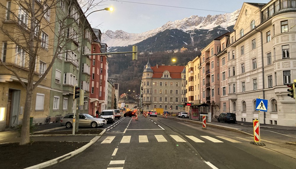 Ab 20. Dezember, rund vier Monate früher als geplant, kann die Straße wieder normal befahren werden.