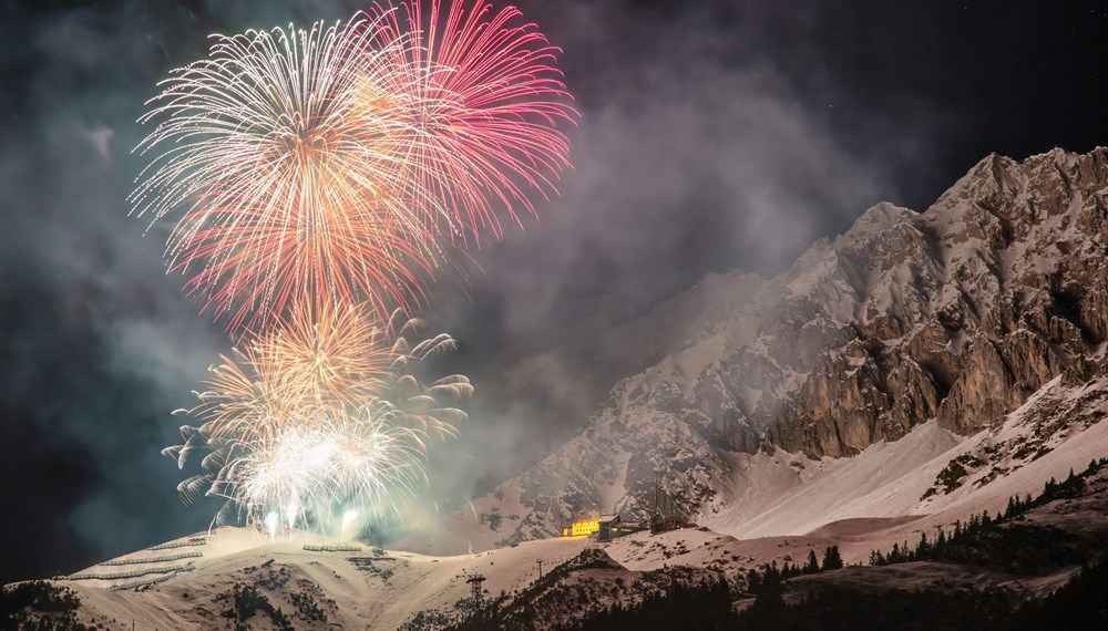 Auch heuer wird das offizielle Feuerwerk auf der Innsbrucker Seegrube die Menschen begeistern.
