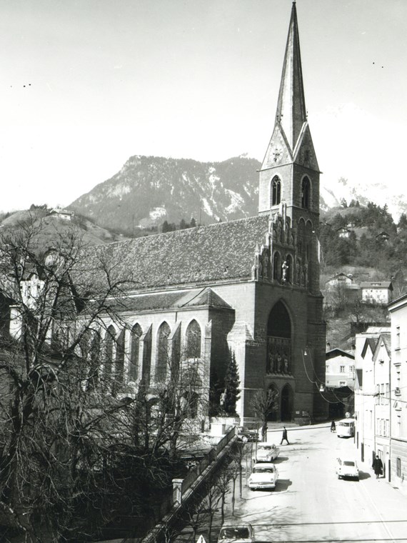 Das Ehepaar heiratete am 31. Dezember 1954 in der Innsbrucker Kirche St. Nikolaus. (Aufnahme Mitte des 20. Jahrhunderts)
