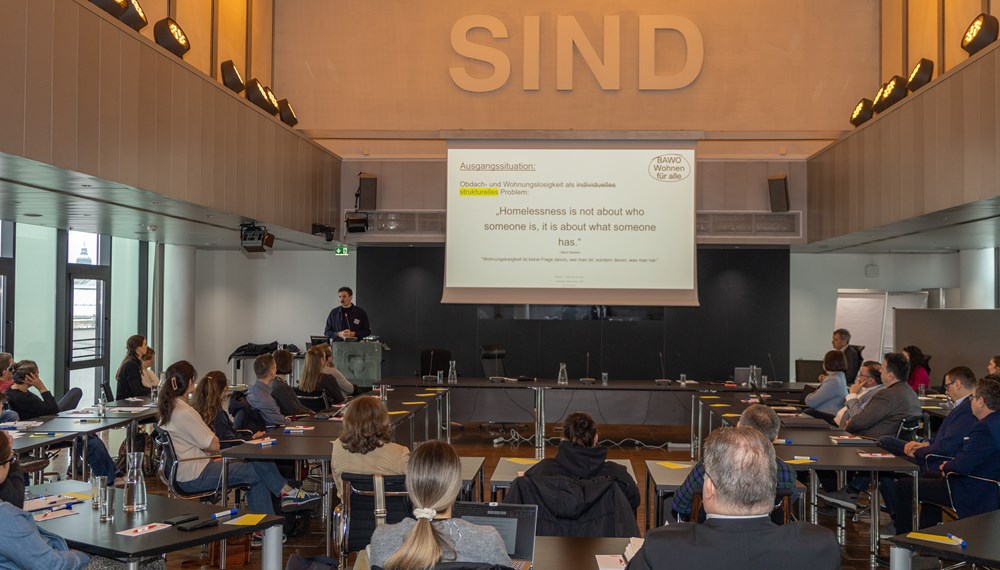 Mehr als 60 VertreterInnen aus Politik, Verwaltung und sozialen Einrichtungen nahmen an der Kickoff-Veranstaltung im Rathaus teil.