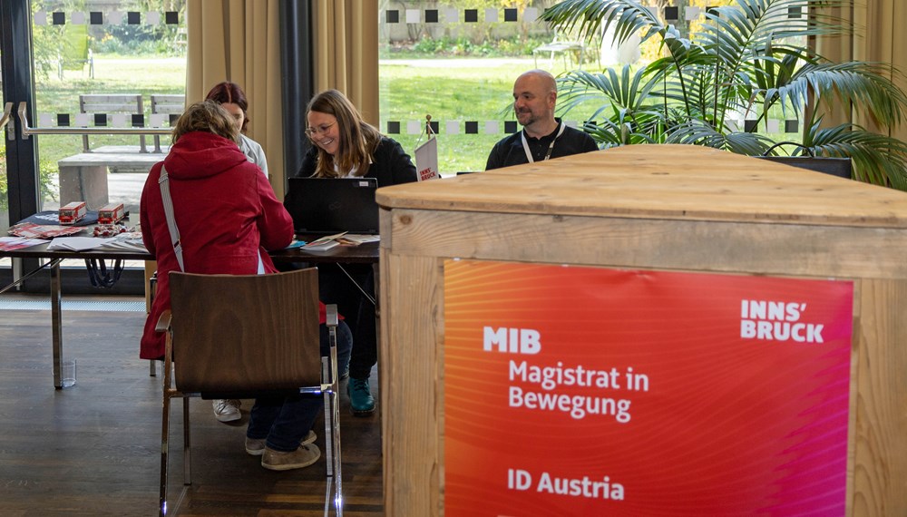Auch Unterstützung bei der ID-Austria-Einrichtung bieten die MitarbeiterInnen des Bürgerservice.
