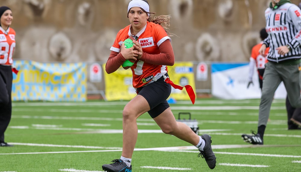Etwa 220 Jugendliche der städtischen Mittelschulen nahmen am 12. Gameday der Flag Football Schülerliga teil. Die Sieger-Teams vertreten ihre Schulen beim Landesfinale am 19. Mai 2025 im American Football Zentrum.