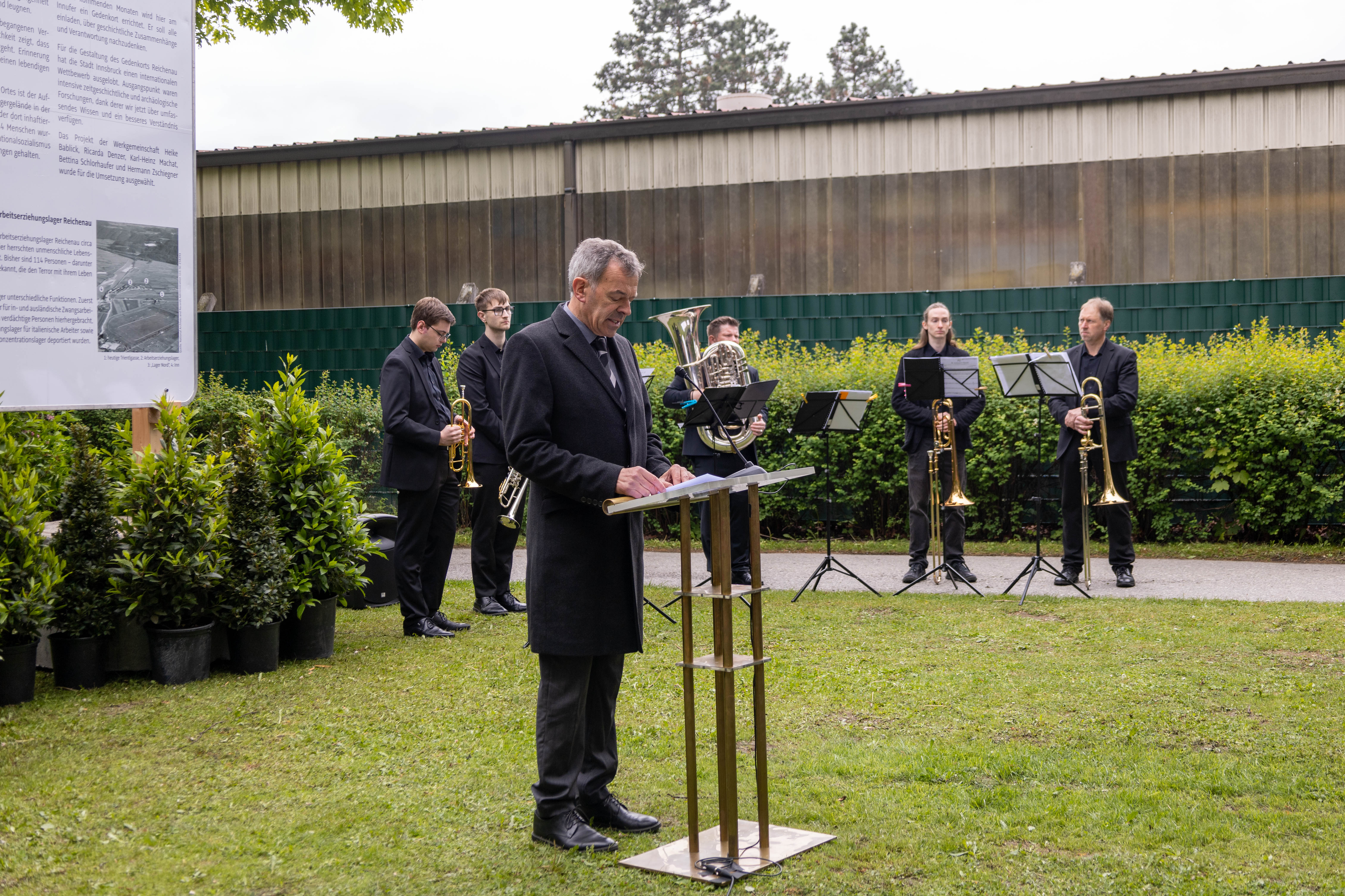 „Wir gedenken heute und für alle Zeit der Menschen, die hier inhaftiert, gefoltert und ermordet wurden“, betonte Vizebürgermeister Georg Willi.