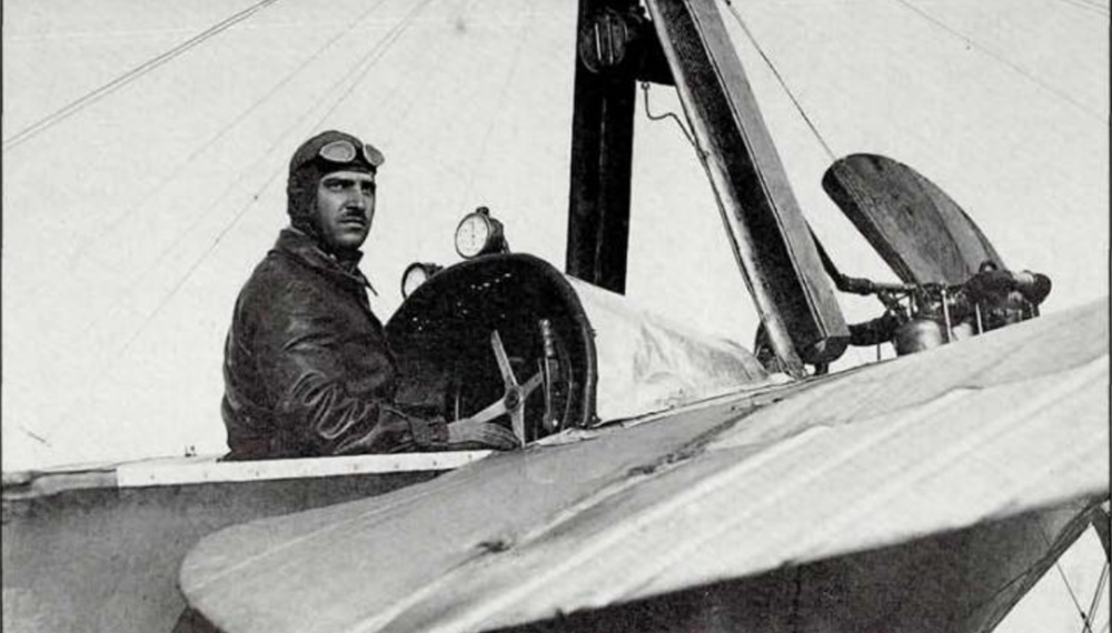 Flughafenleiter-Stellvertreter Raoul Stoisavljevic (Spitzname: "Stoi") war ein legendärer Pilot der Innsbrucker Luftfahrt.
