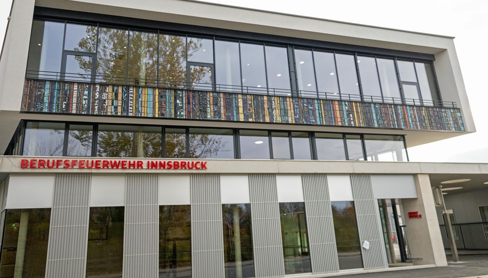 Nach einer Bauzeit von zwei Jahren wurde die neue Hauptfeuerwache der Berufsfeuerwehr Innsbruck offiziell eröffnet.