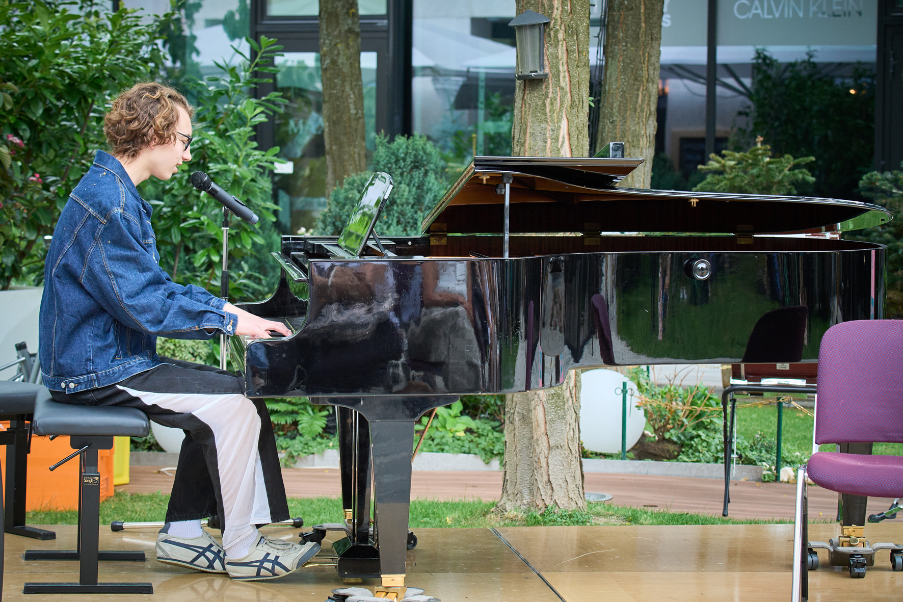 Am 2. Juli um 16.30 Uhr musizieren SchülerInnen der Jazzklavier-Klassen im Treibhaus.