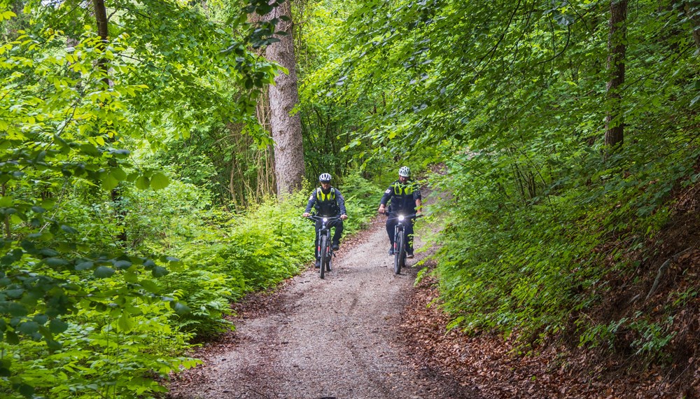 Die E-Bikes sind auch für Einsätze im Gelände oder weiteren Orten, die per PKW nur schwer zugänglich sind, geeignet.