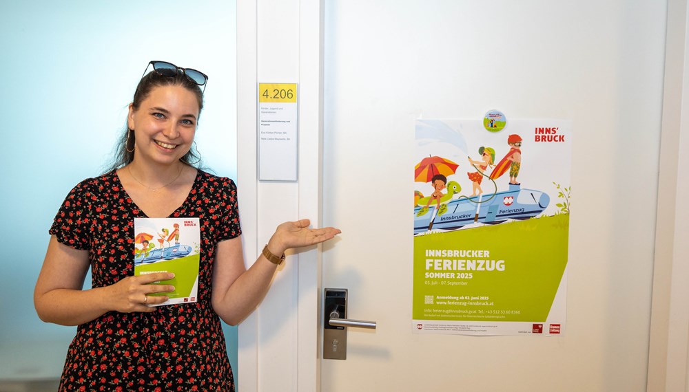 Eva Körber-Pichler vom Referat Generationenförderung und Projekte organisiert den städtischen Ferienzug und damit zahlreiche spannende Veranstaltungen für Innsbrucks Kinder in den Ferien.