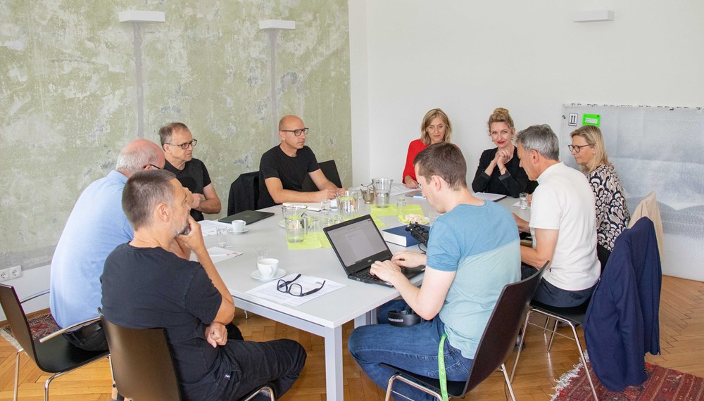 Am Montag, den 7. Juli 2025 fand die konstituierende Sitzung des Beirats für Erinnerungskultur im Stadtarchiv Innsbruck statt. Der Beirat beschäftigt sich unter anderem auch mit Einreichungen für neue "Zeitpunkte".
