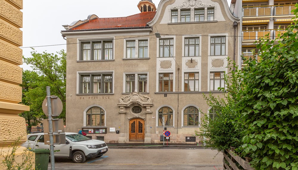 Insgesamt 14 städtische Bildungs- und Betreuungseinrichtungen - hier der Kindergarten und Kinderkrippe in der Müllerstraße - öffneten heuer für die Ferienbetreuung ihre Türen.