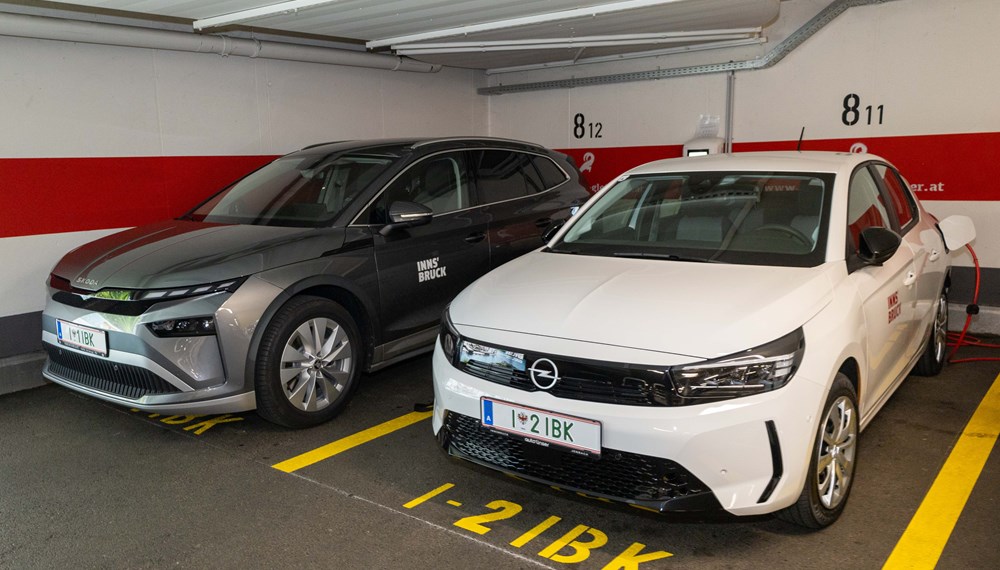 Zwei neue E-Autos sind ab sofort im städtischen Fuhrpark für alle MitarbeiterInnen während der Dienstzeit verfügbar. Die Buchung der Fahrzeuge erfolgt über die städtische Terminvergabesoftware E-Termin.