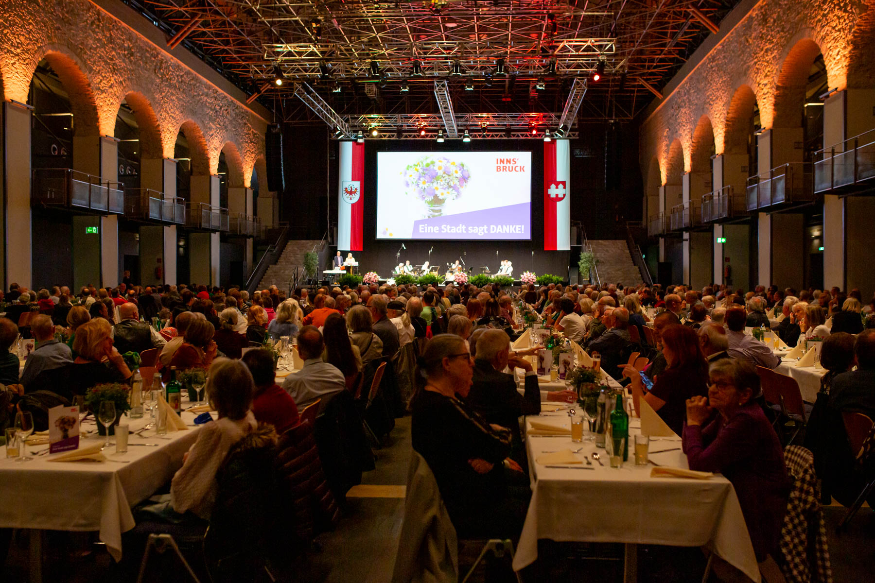 Insgesamt waren rund 600 Jubilare mit Begleitung bei der Feier dabei.