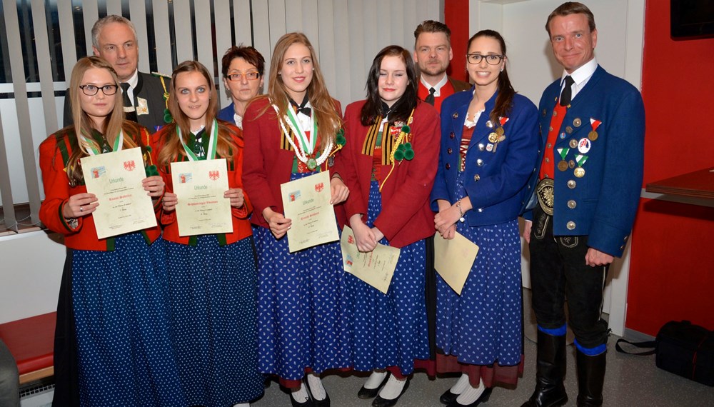 42 Kinder nahmen am Skirennen, und 58 am BAON-Königskettenschießen 2015 teil. Die Siegerehrungen dazu fanden im Schützenheim der Schützenkompanie Allerheiligen statt. Vizebürgermeister Christoph Kaufmann gratulierte herzlich.