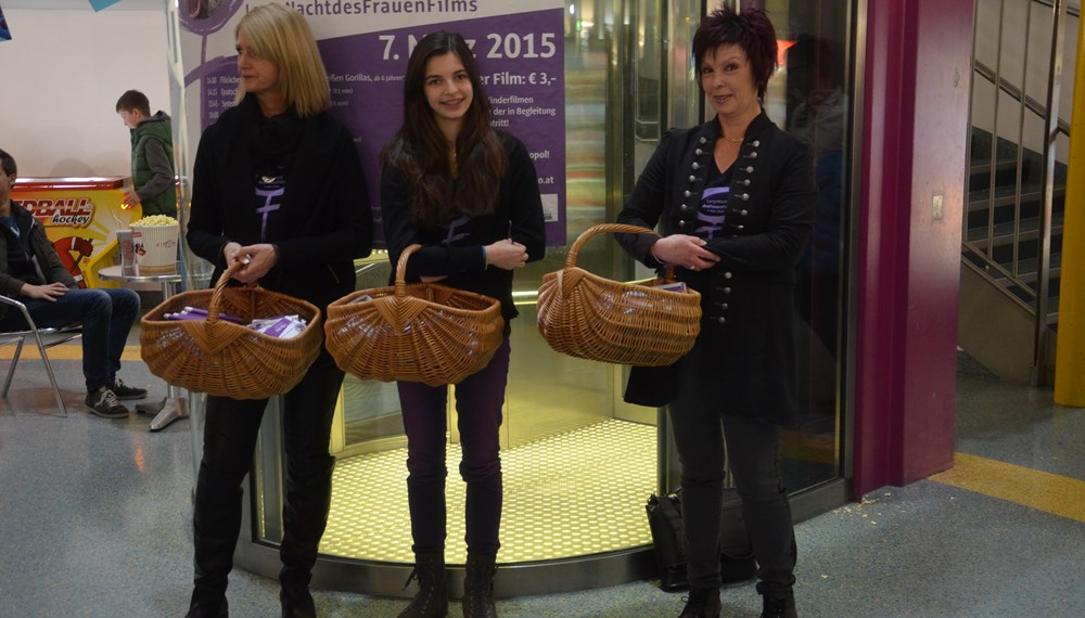 Zum Internationalen Frauentag veranstaltete das Referat Frauen, Familien und SeniorInnen am 07. März wieder die „LangeNachtdesFrauenFilms“ im Innsbrucker Metropol Kino. Offiziell eröffnet wurde der Abend von Vizebürgermeisterin Sonja Pitscheider, Uschi Klee (Leiterin Referat Frauen, Familie und Seniorinnen), Christian Hofer und Patrizia Hueber (beide Metropol Kino Innsbruck). Das vielfältige Programm regte dazu an, über Chancengleichheit und gelebte Gleichberechtigung nachzudenken.