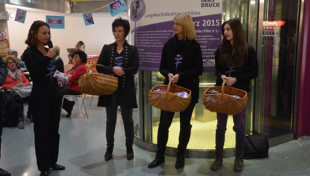 Zum Internationalen Frauentag veranstaltete das Referat Frauen, Familien und SeniorInnen am 07. März wieder die „LangeNachtdesFrauenFilms“ im Innsbrucker Metropol Kino. Offiziell eröffnet wurde der Abend von Vizebürgermeisterin Sonja Pitscheider, Uschi Klee (Leiterin Referat Frauen, Familie und Seniorinnen), Christian Hofer und Patrizia Hueber (beide Metropol Kino Innsbruck). Das vielfältige Programm regte dazu an, über Chancengleichheit und gelebte Gleichberechtigung nachzudenken.