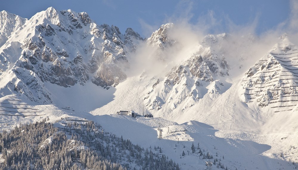 Weitere Sperren wurden aufgrund des Neuschnees im Bereich der Nordkette verhängt.