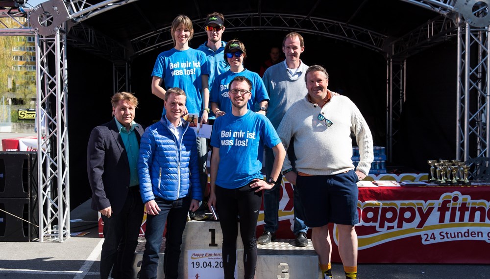 Ganz im Zeichen des guten Zweckes Stand der heurige Happy Run. Der Gesamterlös der Laufveranstaltung geht nämlich an die Ronald McDonald Kinderhilfe. Eine Vielzahl an Laufbegeisterten trat an und lies sich im Ziel - umrandet von einem facettenreichem Rahmenprogramm - feiern. Auch Vizebürgermeister Christoph Kaufmann fieberte mit und gratulierte.