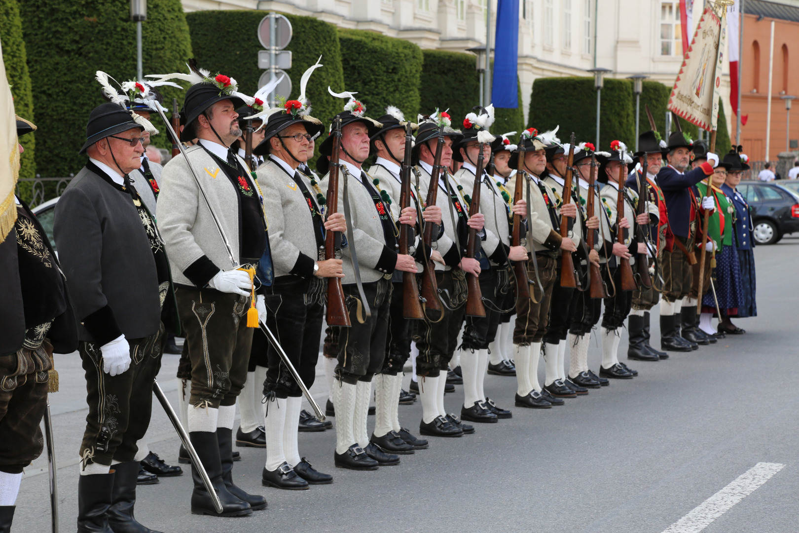 Landesüblicher Empfang bei der Kaiserlichen Hofburg anlässlich der Verleihung des Kaiser-Maximilian-Preises 2015 an Mercedes Bresso