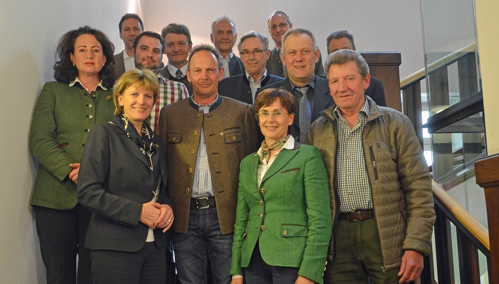 Vor dem Antritt des Amtes haben die Mitglieder des Bezirksjagdbeirates vor der Bürgermeisterin feierlich die gewissenhafte Erfüllung ihrer Aufgaben zu geloben. Diese Angelobung fand am 26. Mai im Rathaus statt. Der Bezirksjagdbeirat ist ein beratendes Gremium bestehend aus sechs Mitgliedern und den jeweiligen Ersatzmitgliedern, die für die Dauer von sechs Jahren bestellt sind.