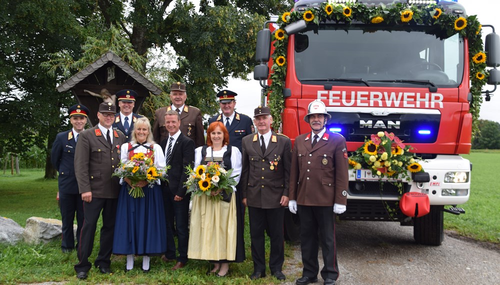 Mitte August wurde das neue Einsatzfahrzeug der FF Igls geweiht. Neben hochrangigen Persönlichkeiten der Feuerwehr war auch Vizebürgermeister Christoph Kaufmann vor Ort. Die Fahrzeugweihe fand im Zuge des heurigen Zeltfests statt.