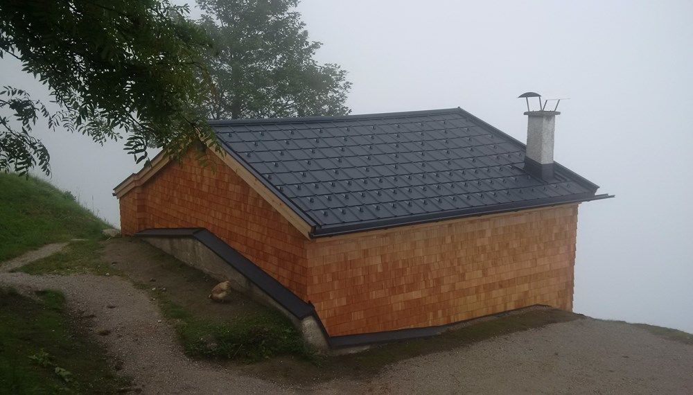 Die Jungschützen Hütte auf der Höttinger Alm wurde anlässlich 50 Jahre Höttinger Alm bzw. Jungschützen Kapelle saniert.